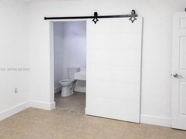 2-bedroom home for rent in Miami - 471 NE 162nd St 1a - MondialRealty