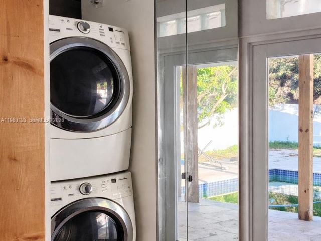 2-bedroom home for rent in Miami - 471 NE 162nd St 1a - MondialRealty