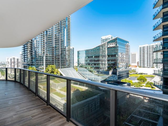 3-bedroom condo for sale in Miami - 801 S Miami Ave 1409 - MondialRealty