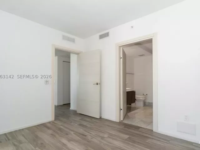 3-bedroom condo for sale in Miami - 801 S Miami Ave 1409 - MondialRealty