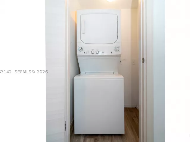 3-bedroom condo for sale in Miami - 801 S Miami Ave 1409 - MondialRealty
