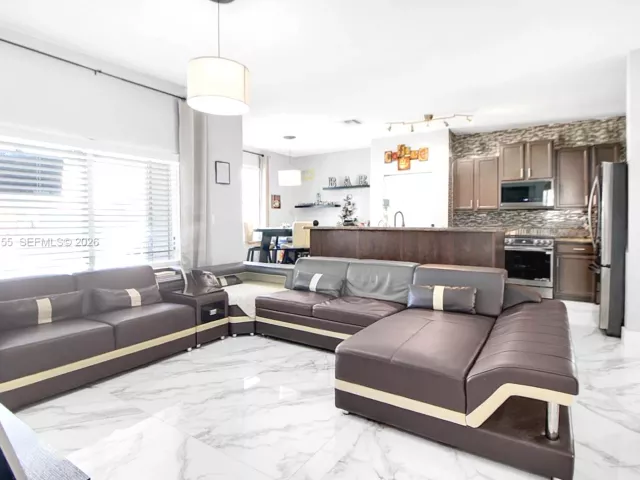 5-bedroom home for sale in Homestead - 3455 NE 1st St - MondialRealty