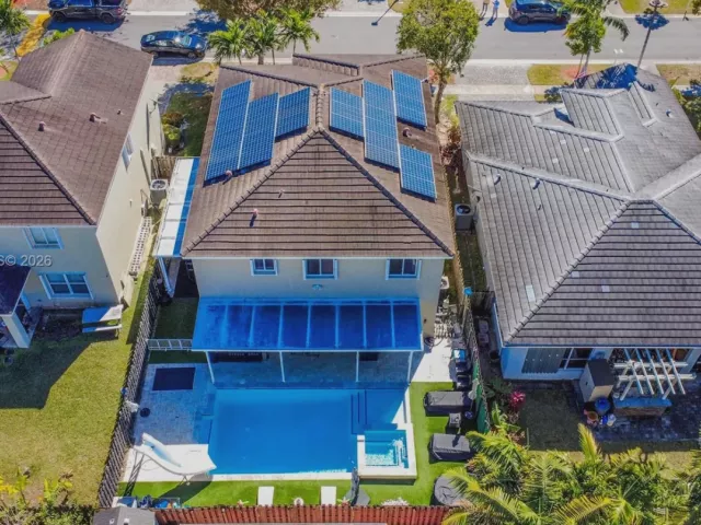 5-bedroom home for sale in Homestead - 3455 NE 1st St - MondialRealty