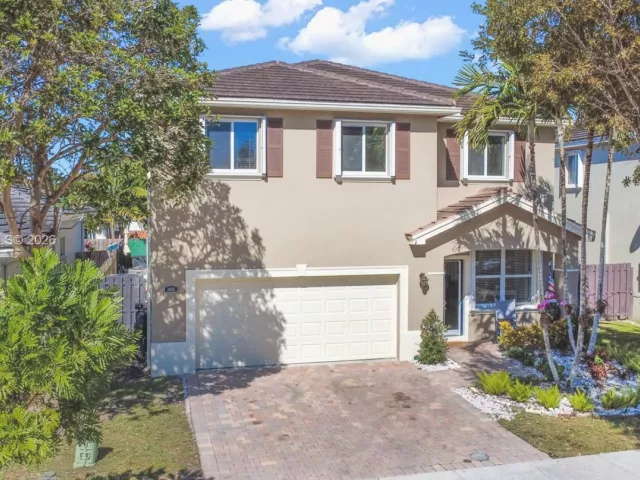 5-bedroom home for sale in Homestead - 3455 NE 1st St - MondialRealty