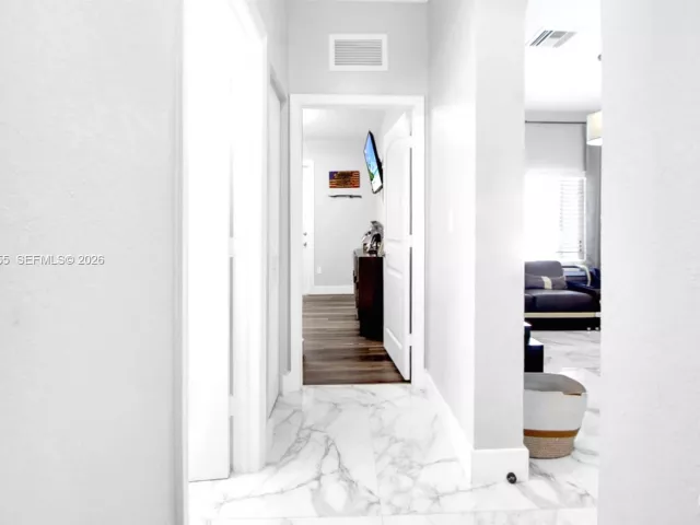 5-bedroom home for sale in Homestead - 3455 NE 1st St - MondialRealty