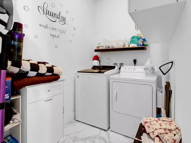 5-bedroom home for sale in Homestead - 3455 NE 1st St - MondialRealty