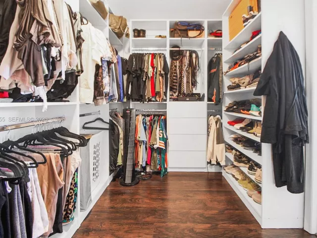 5-bedroom home for sale in Homestead - 3455 NE 1st St - MondialRealty