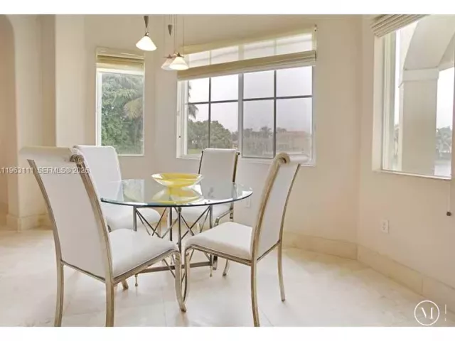 5-bedroom home for rent in Doral - 7061 NW 113 CT 7061 - MondialRealty