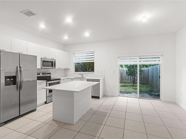 3-bedroom home for rent in Miami - 12307 NW 23rd Ct 12307 - MondialRealty