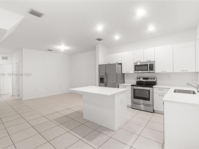 3-bedroom home for rent in Miami - 12307 NW 23rd Ct 12307 - MondialRealty