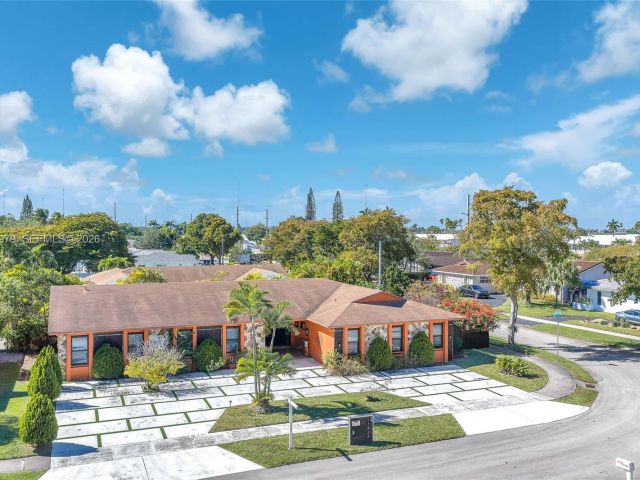 Home for sale at 21424 NE 19th Ct - photo 7439414