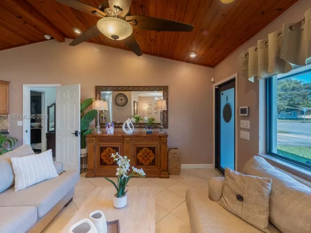 4-bedroom home for sale in Homestead - 1760 NW 12th Ave - MondialRealty