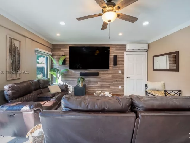 4-bedroom home for sale in Homestead - 1760 NW 12th Ave - MondialRealty