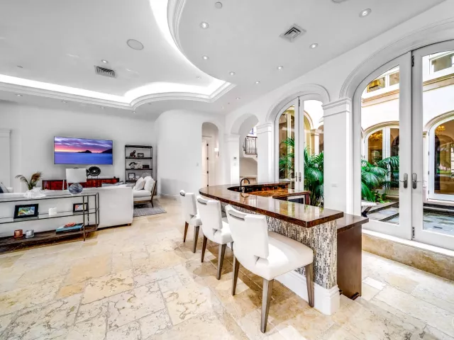 6-bedroom home for sale in Boca Raton - 361 Mizner Lake Estates Drive - MondialRealty