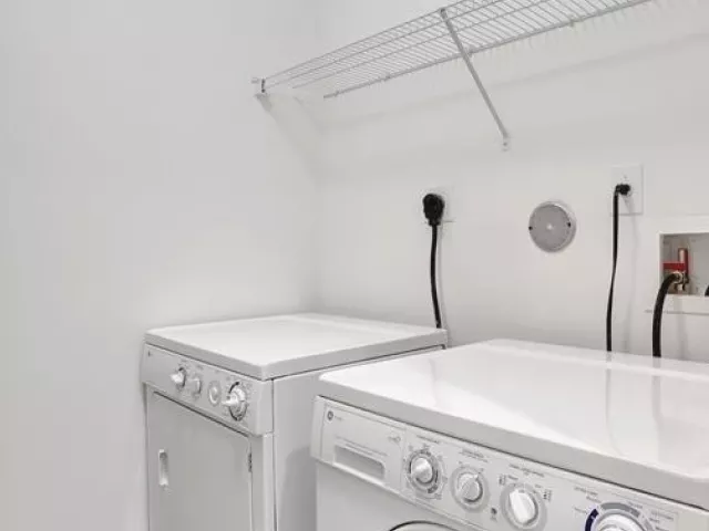 2-bedroom home for sale in Fort Lauderdale - 1345 SW 4th Court - MondialRealty