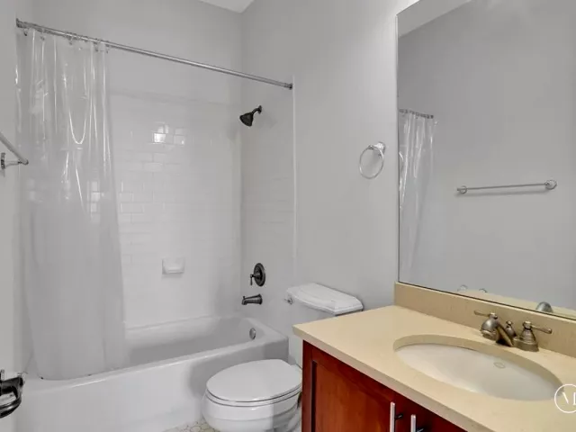 2-bedroom home for sale in Fort Lauderdale - 1345 SW 4th Court - MondialRealty