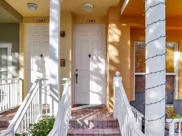 2-bedroom home for sale in Fort Lauderdale - 1345 SW 4th Court - MondialRealty