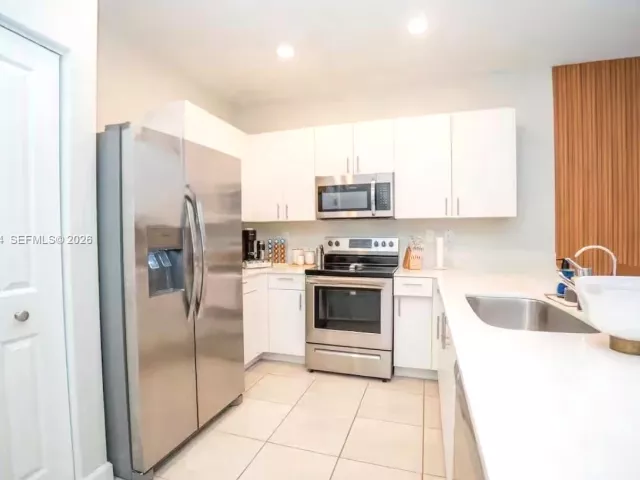 3-bedroom home for sale in Homestead - 24605 SW 117th Ct - MondialRealty