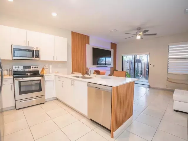 3-bedroom home for sale in Homestead - 24605 SW 117th Ct - MondialRealty