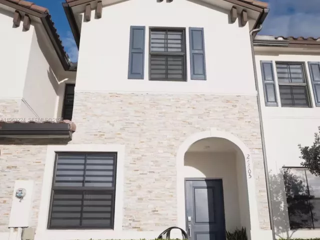 3-bedroom home for sale in Homestead - 24605 SW 117th Ct - MondialRealty