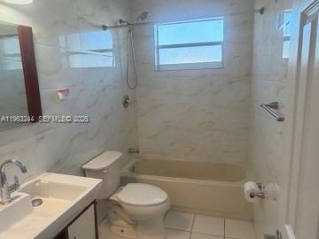 3-bedroom home for rent in Miami - 19731 SW 116th Ave 0 - MondialRealty