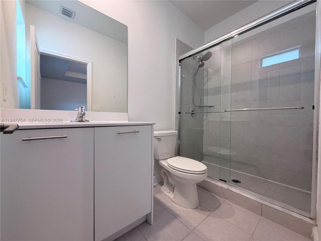 3-bedroom home for rent in Miami - 12433 NW 23rd Ct - MondialRealty