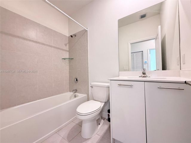 3-bedroom home for rent in Miami - 12433 NW 23rd Ct - MondialRealty