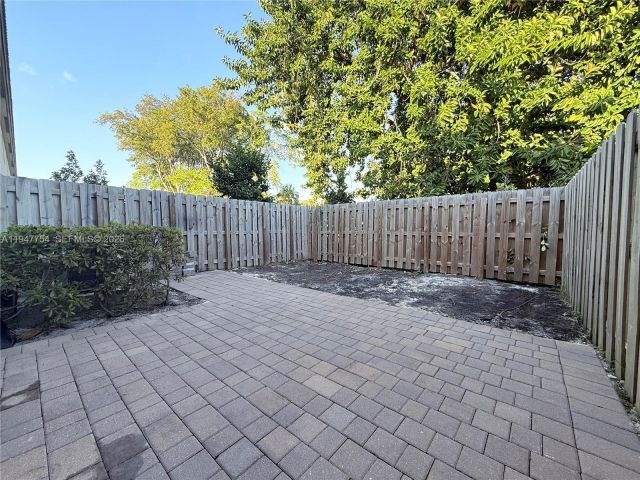 3-bedroom home for rent in Miami - 12433 NW 23rd Ct - MondialRealty