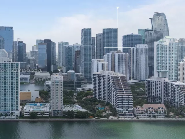 3-bedroom condo for rent in Miami - 801 Brickell Key Blvd 3209 - MondialRealty