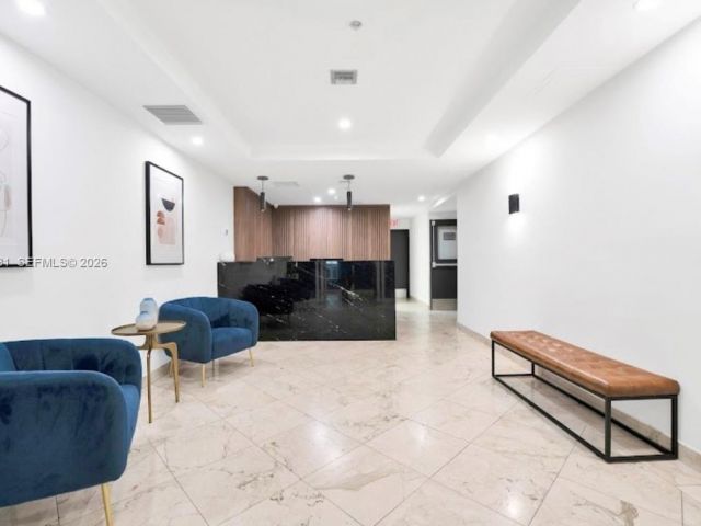 1-bedroom condo for rent in Miami - 170 SE 14th St 1606 - MondialRealty