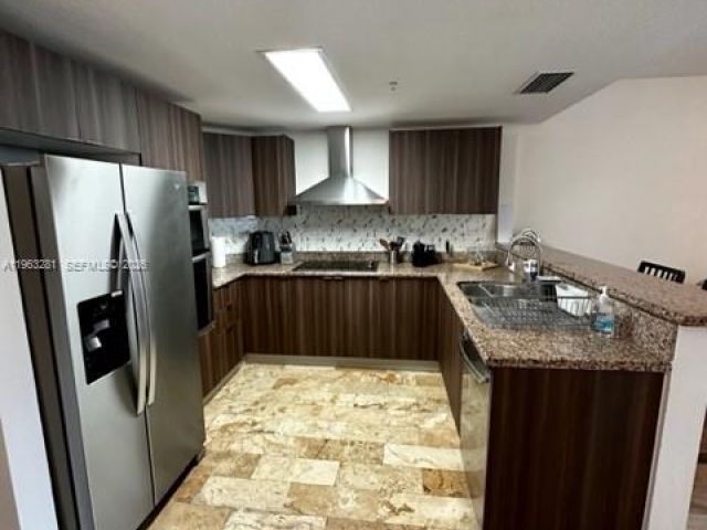 1-bedroom condo for rent in Miami - 170 SE 14th St 1606 - MondialRealty