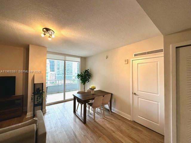 1-bedroom condo for rent in Miami - 170 SE 14th St 1606 - MondialRealty