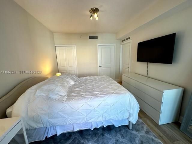 1-bedroom condo for rent in Miami - 170 SE 14th St 1606 - MondialRealty