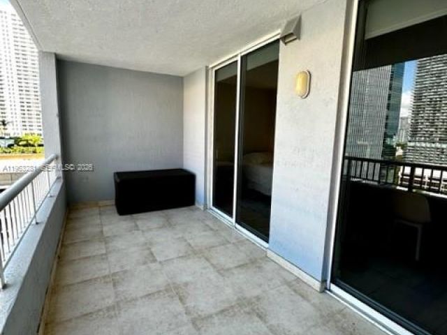1-bedroom condo for rent in Miami - 170 SE 14th St 1606 - MondialRealty