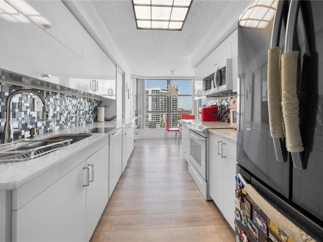 Apartment for rent  Unit #1406 - photo 7413526