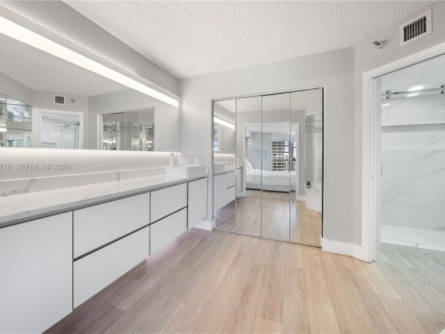 Apartment for rent  Unit #1406 - photo 7413534