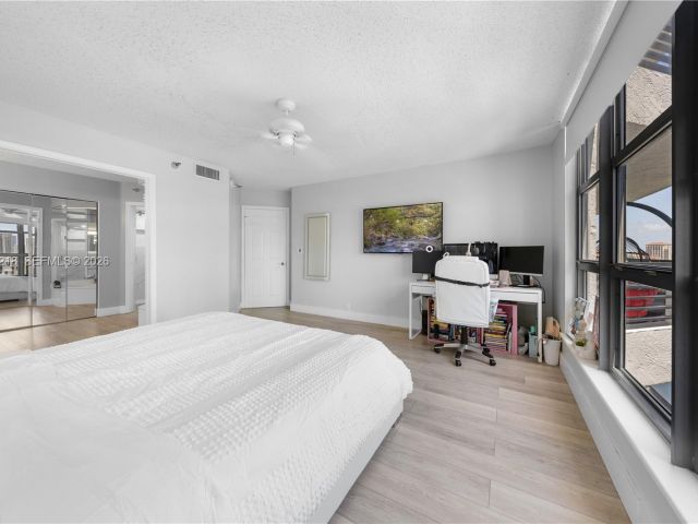 Apartment for rent  Unit #1406 - photo 7413537