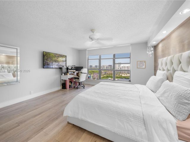 Apartment for rent  Unit #1406 - photo 7413538