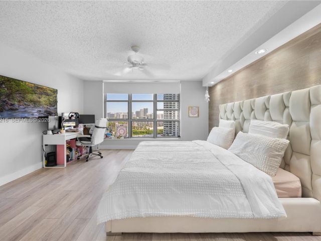 Apartment for rent  Unit #1406 - photo 7413539