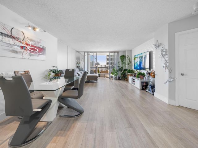 Apartment for rent  Unit #1406 - photo 7413542