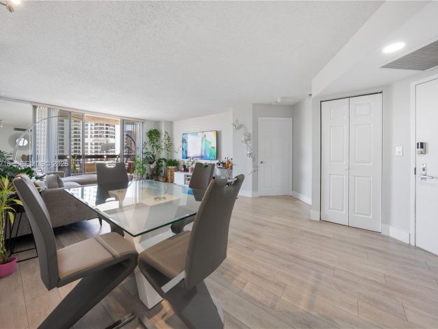 Apartment for rent  Unit #1406 - photo 7413543