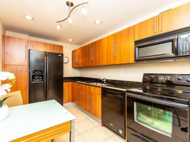 Apartment for sale  Unit #316 - photo 7466574