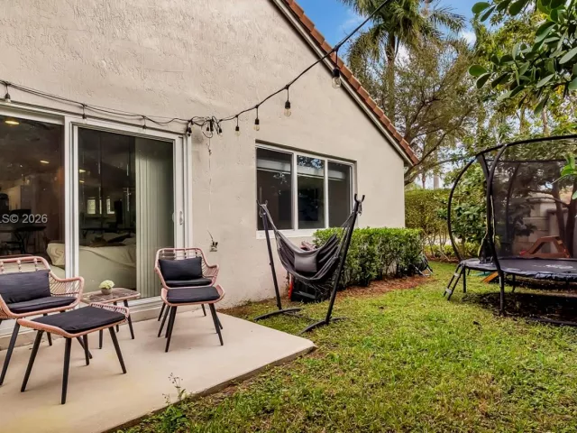 3-bedroom home for sale in Pembroke Pines - 17080 NW 10th St - MondialRealty