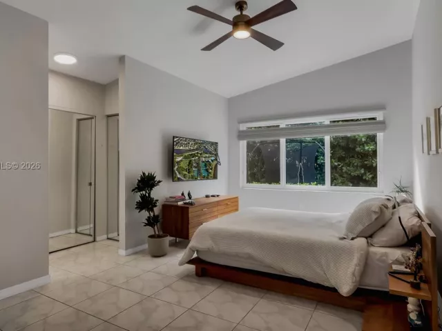 3-bedroom home for sale in Pembroke Pines - 17080 NW 10th St - MondialRealty