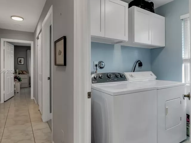 3-bedroom home for sale in Pembroke Pines - 17080 NW 10th St - MondialRealty