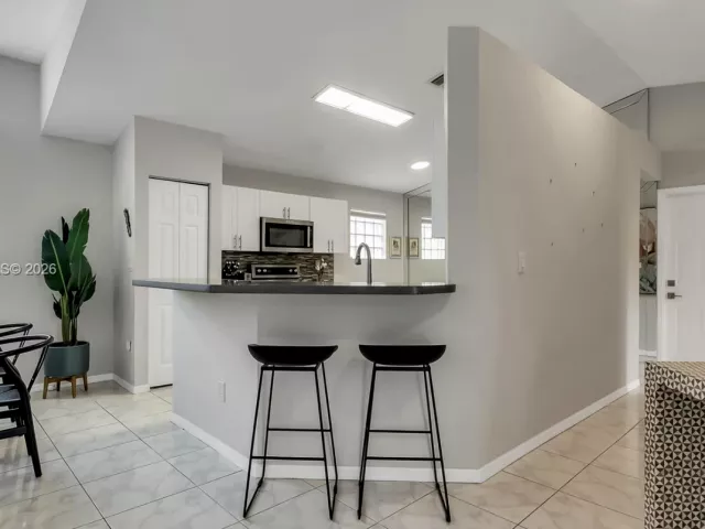 3-bedroom home for sale in Pembroke Pines - 17080 NW 10th St - MondialRealty