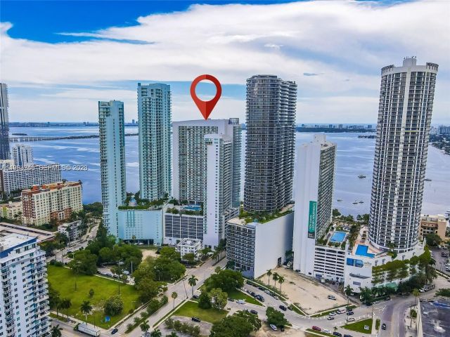 1-bedroom condo for rent in Miami - 1800 N Bayshore Dr 3406 - MondialRealty