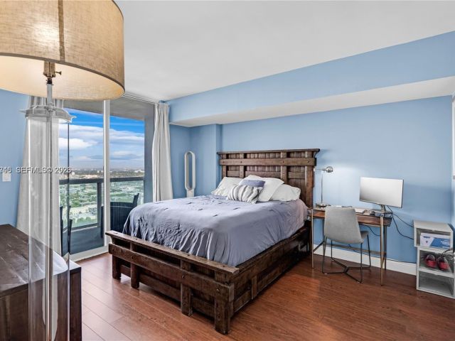 1-bedroom condo for rent in Miami - 1800 N Bayshore Dr 3406 - MondialRealty