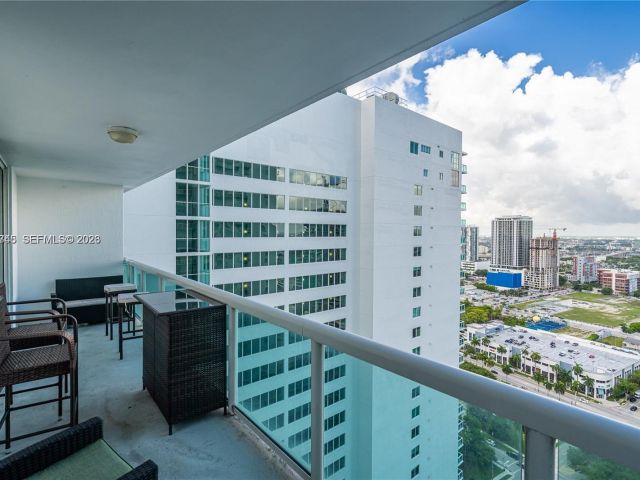 1-bedroom condo for rent in Miami - 1800 N Bayshore Dr 3406 - MondialRealty