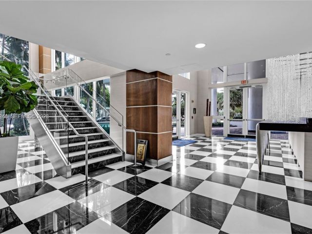 1-bedroom condo for rent in Miami - 1800 N Bayshore Dr 3406 - MondialRealty